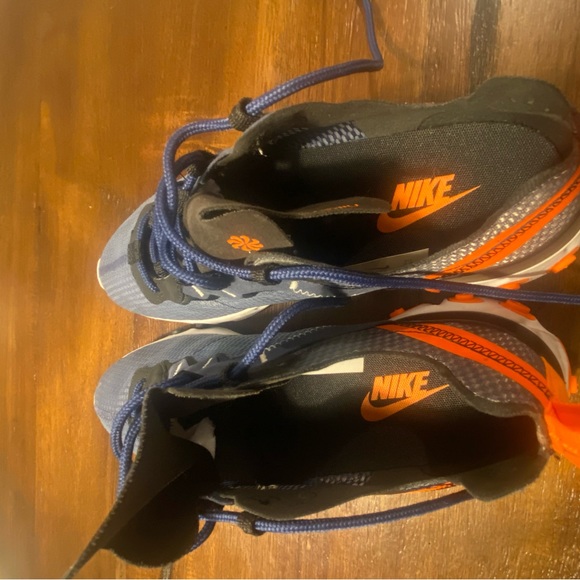 Kids Men’s 6.5 Nike Element React - Picture 4 of 5